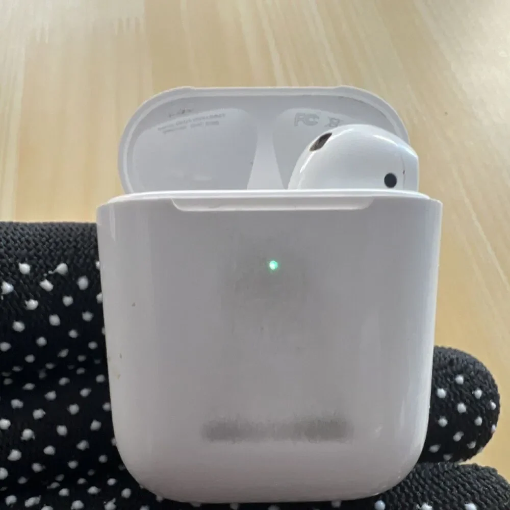 Apple AirPods Wireless Bluetooth In-Ear Earbud A1938 White Built-In Mic Case